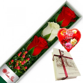 CAJA DE 3 ROSAS BLANCAS Y ROJAS MÁS GLOBO DÍA DE LA MADRE Y CHOCOLATE