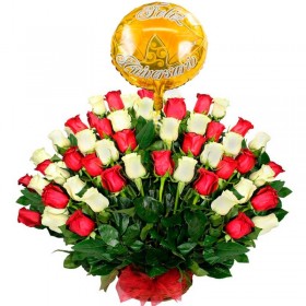 Canastillo 50 Rosas Blancas y Rojas con Globo Aniversario
